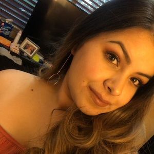 Meet your Posher, Maribel